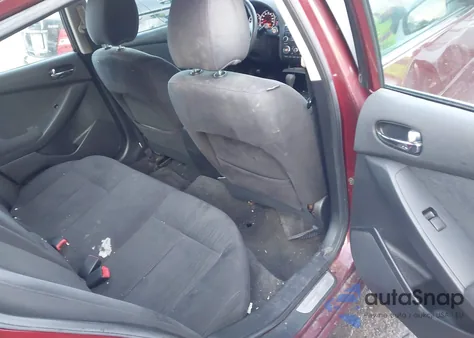 2010 Nissan Altima 2.5 S z USA, uszkodzony, nr VIN 1N4AL2AP8AN523179